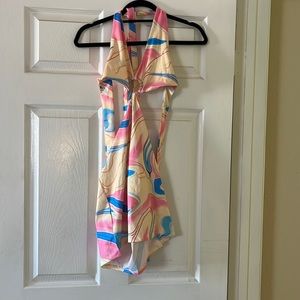 Colorful halter mini dress. Backless. Never worn. Size M.